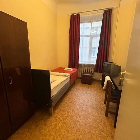 Hostel Viktorija With Private Rooms Riga Ngoại thất bức ảnh