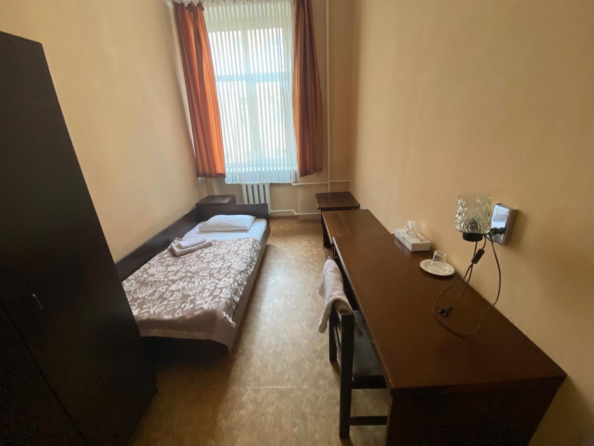 Hostel Viktorija With Private Rooms Riga Ngoại thất bức ảnh