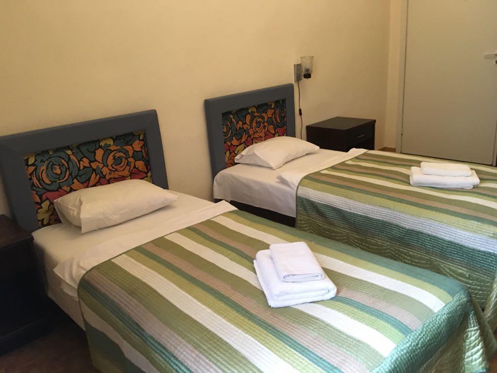 Hostel Viktorija With Private Rooms Riga Ngoại thất bức ảnh